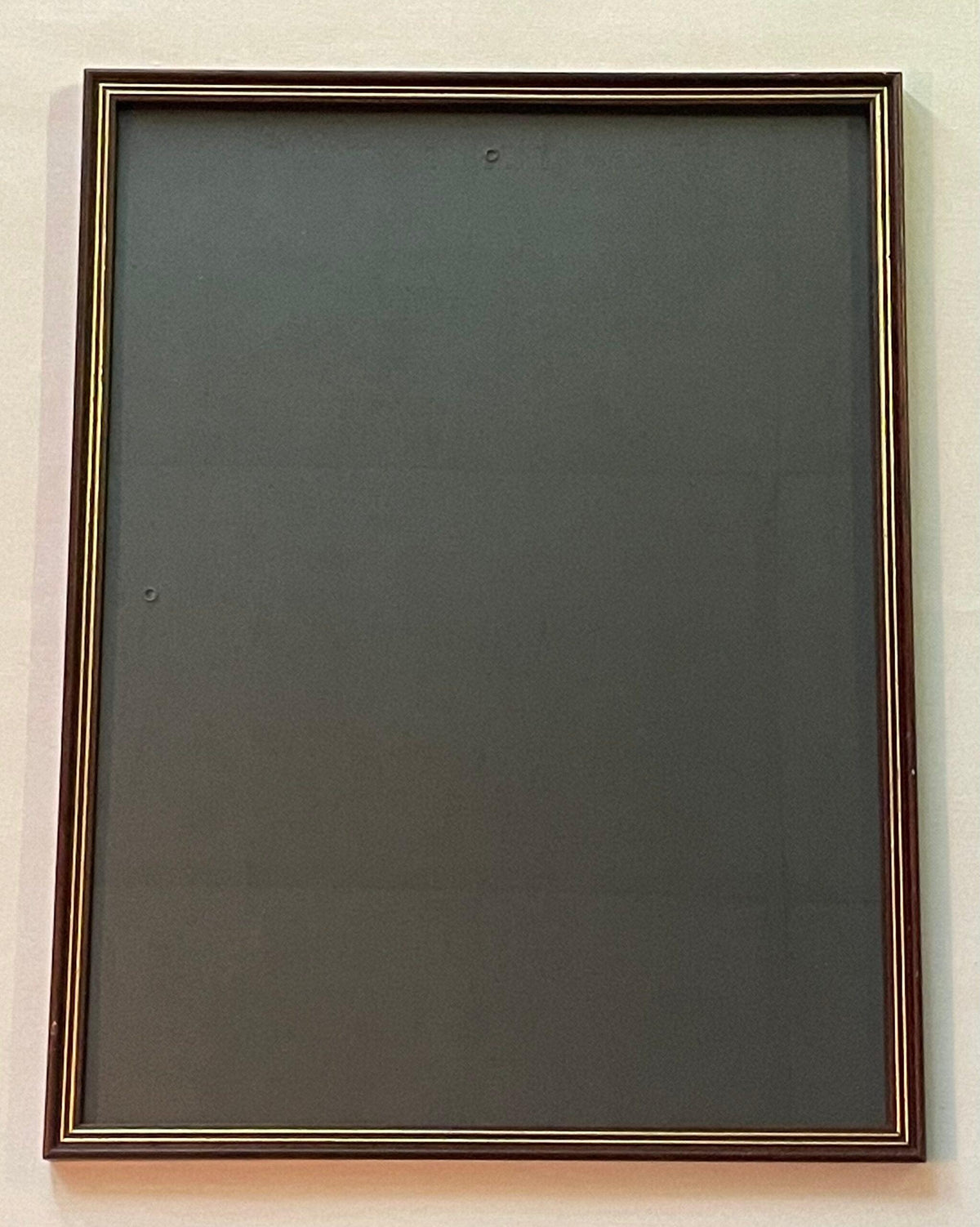 Vintage egetræsramme med gulddetaljer