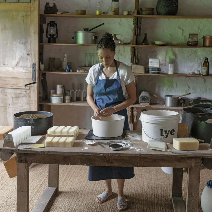 Sådan laver du sæbe for begyndere: Den ultimative guide (2025)